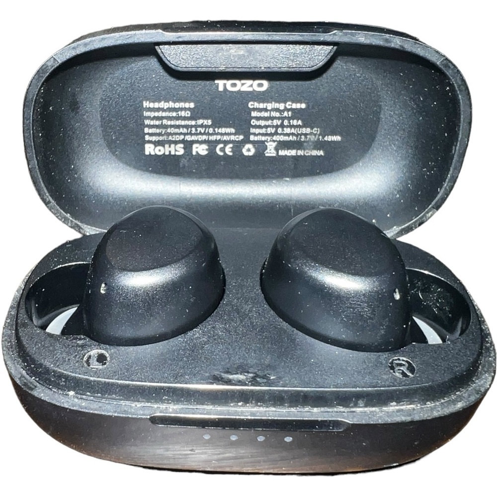 Bluetooth earbuds with charging case